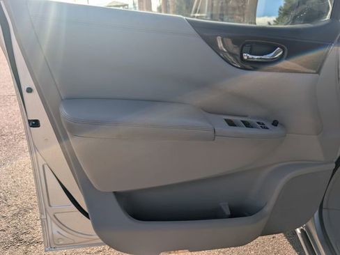 Used 2014 Nissan Quest SV image 9