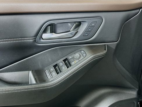 Used 2023 Nissan Rogue SL image 15