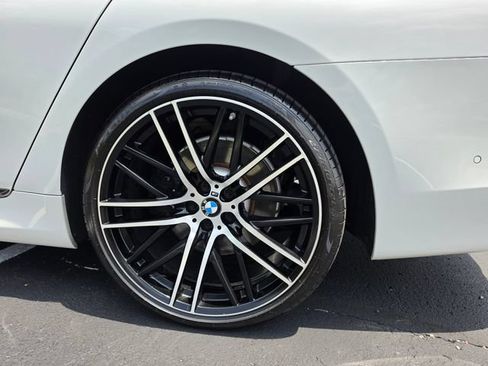 Used 2019 BMW 750i xDrive w/ Executive Package AWD/4WD image 12