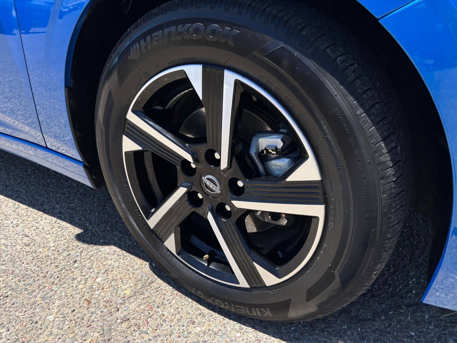 Used 2025 Nissan Sentra SV FWD image 28