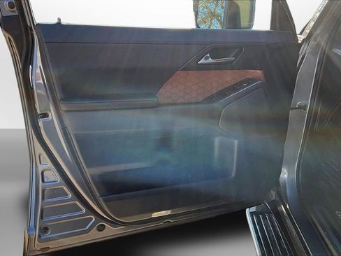 Used 2024 Lexus GX 550 w/ Accessory Package (Z1) image 25