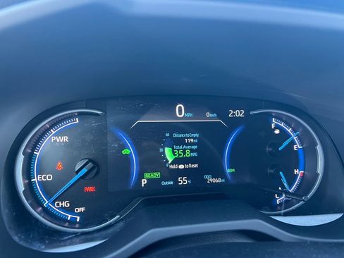 Used 2024 Toyota RAV4 SE image 22