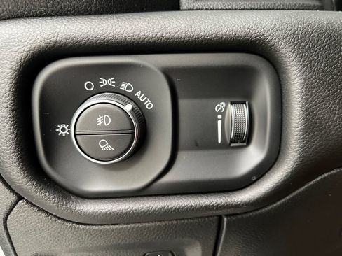 Used 2023 RAM 1500 Big Horn AWD/4WD image 45