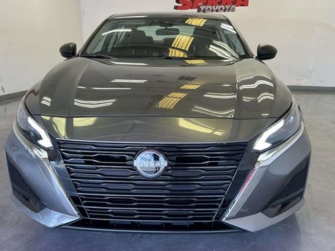 Used 2025 Nissan Altima 2.5 SV FWD image 8