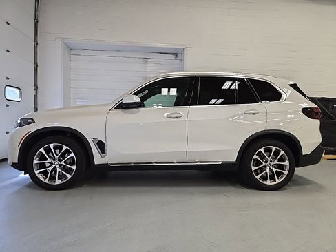 Used 2025 BMW X5 xDrive40i image 3