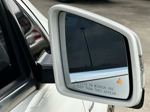 Used 2012 Mercedes-Benz R 350 4MATIC image 17