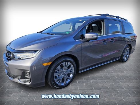 New 2026 Honda Odyssey Touring image 3
