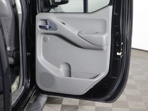 Used 2014 Nissan Frontier SL w/ SL Moonroof Package AWD/4WD image 25