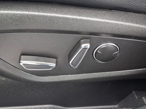 Used 2023 Lincoln Nautilus AWD w/ Premium Package image 28