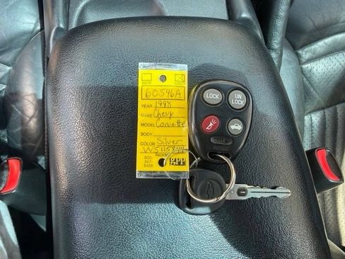 Used 1998 Chevrolet Corvette Coupe w/ Memory Pkg RWD image 26