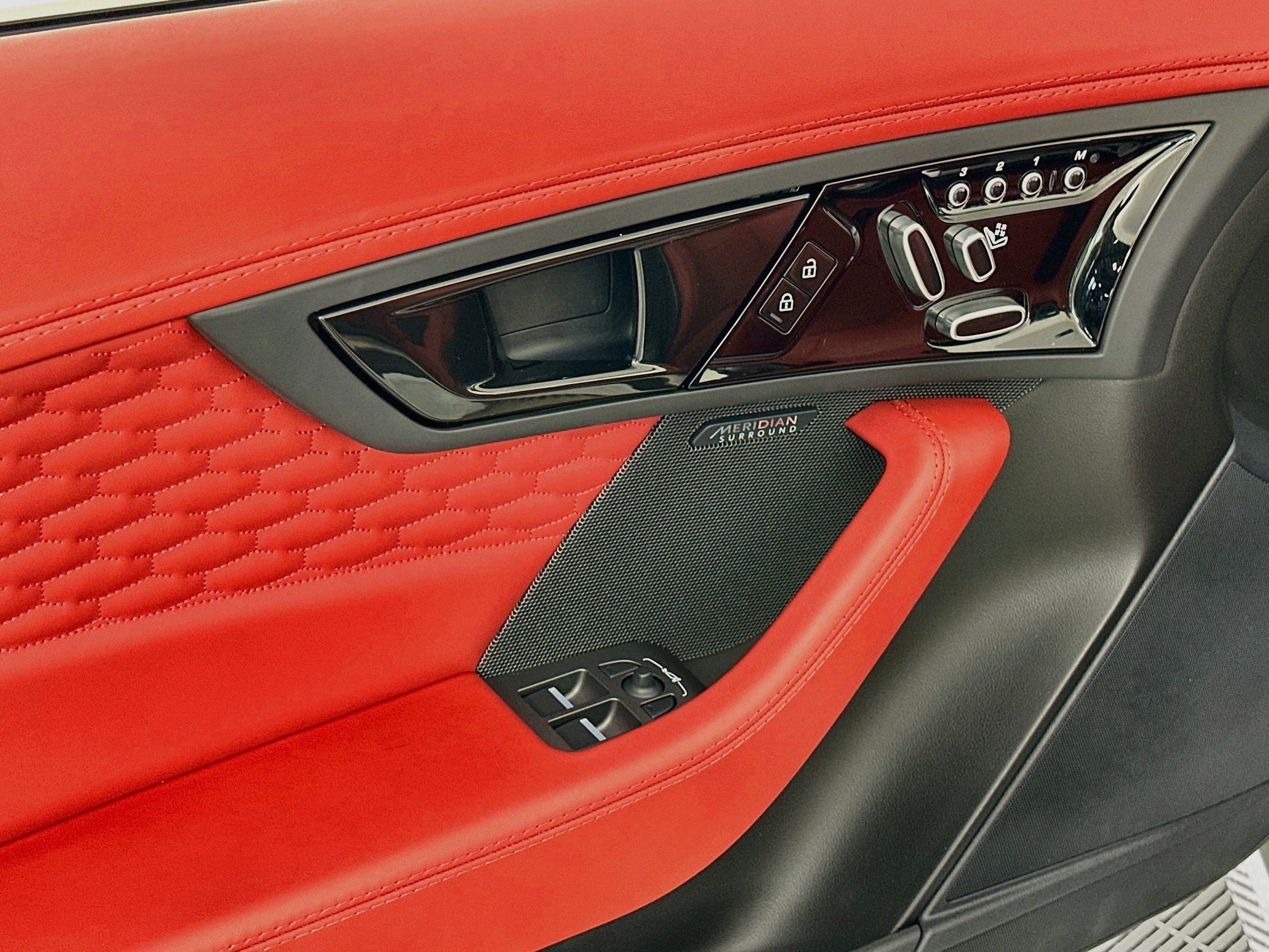 Certified 2024 Jaguar F-TYPE R AWD/4WD image 16