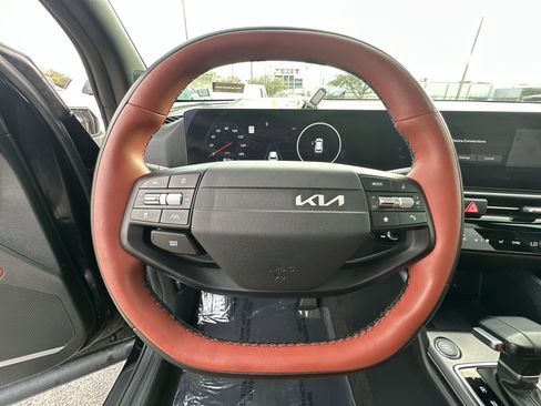 Used 2026 Kia Sportage SX image 11