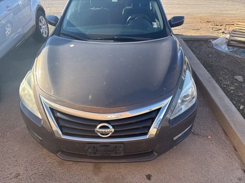 Used 2014 Nissan Altima 2.5 SV image 2