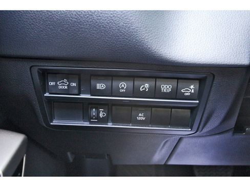 Used 2024 Toyota Tundra Limited image 19