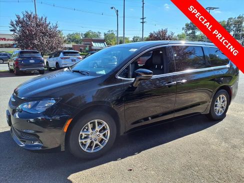 New 2026 Chrysler Voyager LX image 4