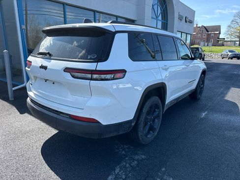 Used 2024 Jeep Grand Cherokee L Altitude image 3