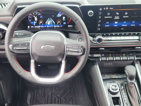 Used 2024 Chevrolet Colorado Z71 w/ Z71 Convenience Package 2 image 25