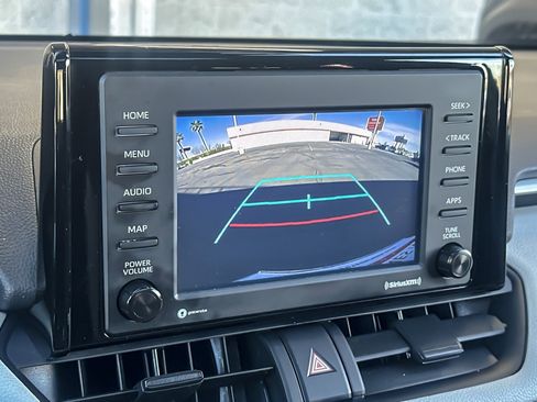 Certified 2022 Toyota RAV4 XLE w/ Convenience Package image 18