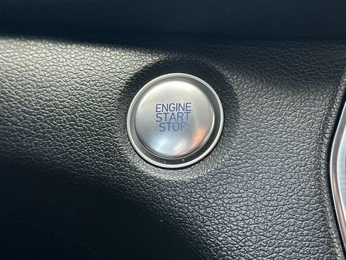 Used 2020 Hyundai Santa Fe SEL w/ Convenience + Premium Package image 21