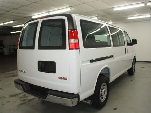 New 2026 GMC Savana 3500 RWD image 9