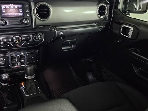 Used 2021 Jeep Gladiator Sport AWD/4WD image 11