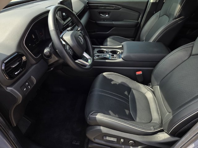 Used 2025 Honda Pilot Elite image 22