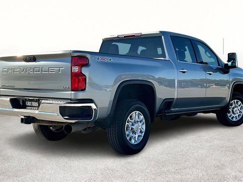 Used 2024 Chevrolet Silverado 2500 LTZ image 2