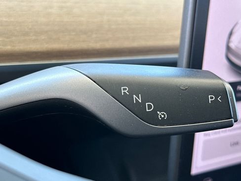 Used 2022 Tesla Model Y Performance AWD/4WD image 22