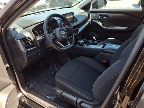 Used 2024 Nissan Rogue S FWD image 15