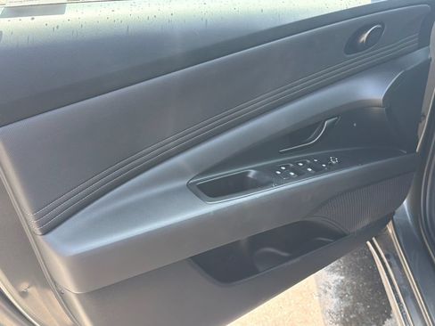 Certified 2025 Hyundai Elantra Sport FWD image 10