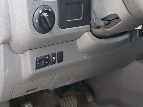 Used 2018 Nissan NV 2500 SV RWD image 21