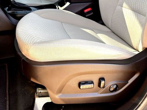 Used 2017 Hyundai Santa Fe Sport image 13