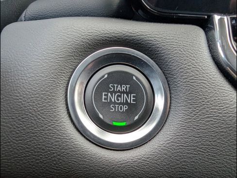 Used 2025 GMC Canyon Elevation w/ Convenience Package image 7