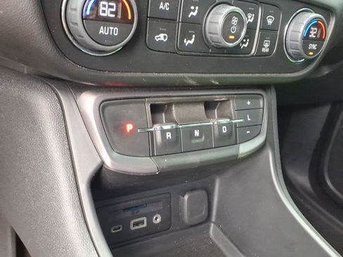 Used 2022 GMC Terrain AT4 w/ LPO, Floor Liner Package AWD/4WD image 15