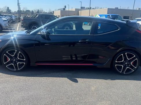 Used 2020 Hyundai Veloster N w/ Performance Package FWD image 4