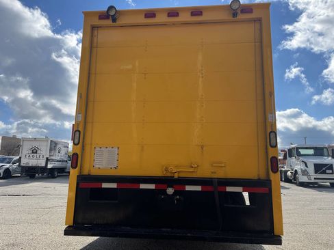 Used 2009 GMC Savana 3500 image 2