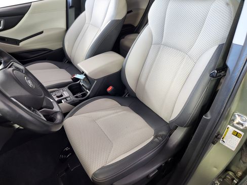 Used 2021 Subaru Forester Premium image 12