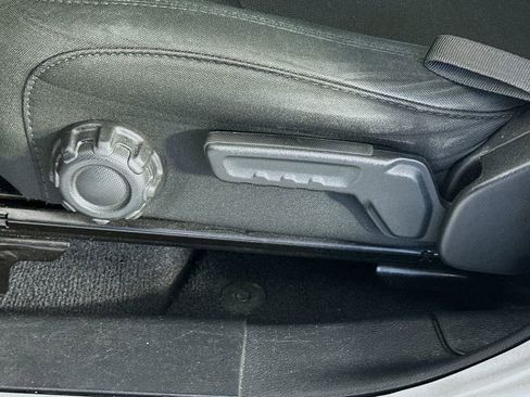 Used 2019 Jeep Wrangler Unlimited Sahara image 22