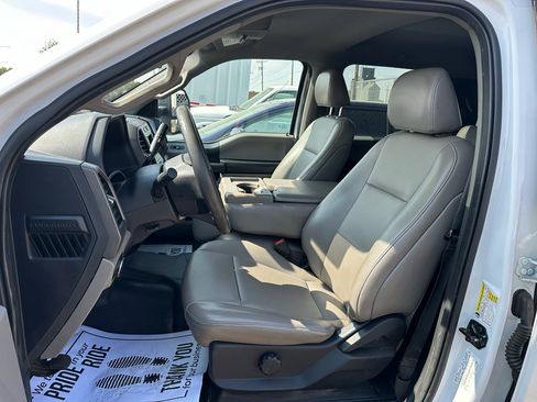 Used 2022 Ford F250 XL w/ Power Equipment Group image 9