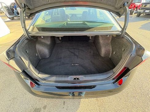 Used 2024 Nissan Altima 2.5 SV image 28