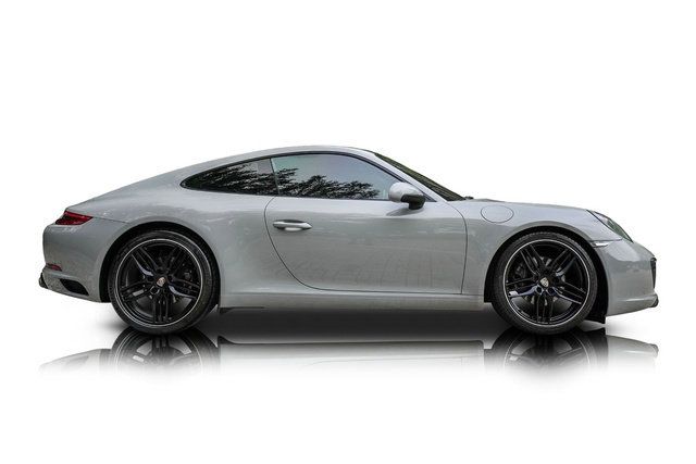 Used 2019 Porsche 911 Carrera RWD image 2