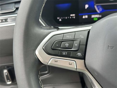 Certified 2022 Volkswagen Tiguan SE image 25