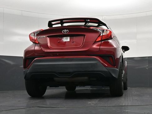 Used 2019 Toyota C-HR LE FWD image 25