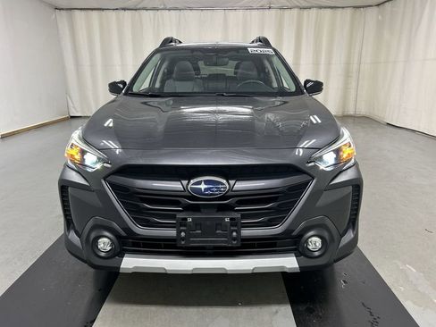 Used 2025 Subaru Outback Limited AWD/4WD image 3