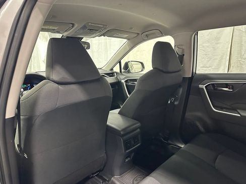 Used 2025 Toyota RAV4 XLE AWD/4WD image 47