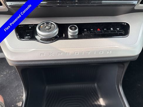 Used 2025 Ford Expedition Active RWD image 28