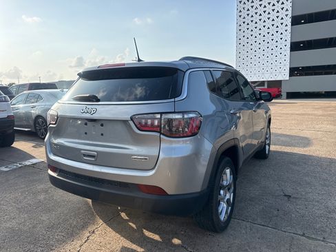Used 2022 Jeep Compass Latitude AWD/4WD image 9