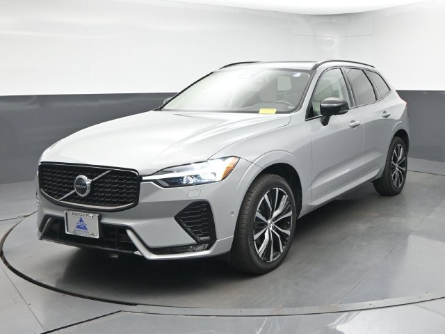 Used 2024 Volvo XC60 B5 Plus w/ Climate Package AWD/4WD image 3