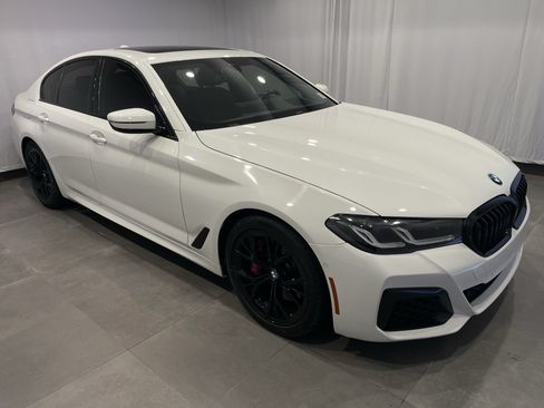 Used 2022 BMW 530i xDrive w/ M Sport Package AWD/4WD image 3