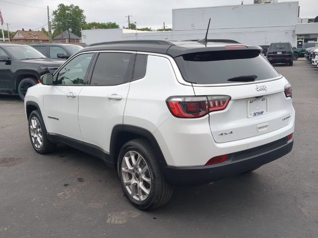 Used 2025 Jeep Compass Limited AWD/4WD image 4